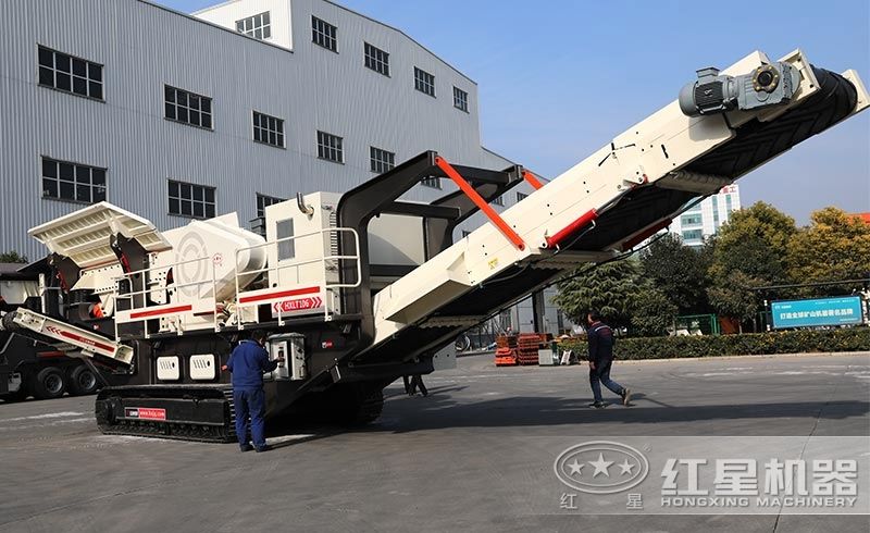 遙控操作的履帶流動(dòng)制砂機(jī)