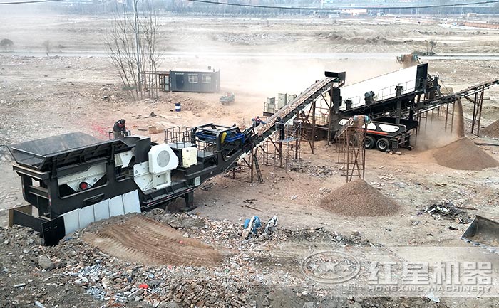 生產(chǎn)現(xiàn)場，生產(chǎn)的石料粒型較好