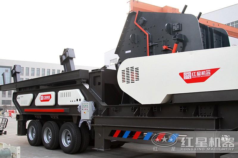 搭載反擊破的流動(dòng)破碎石子機(jī)