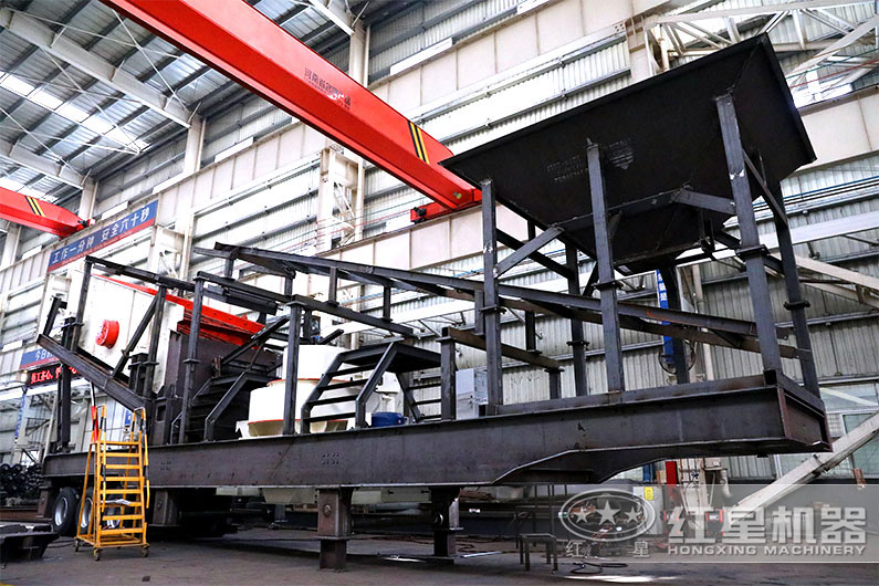 移動細碎整形篩分機靈活駐車，廠家提供現(xiàn)貨