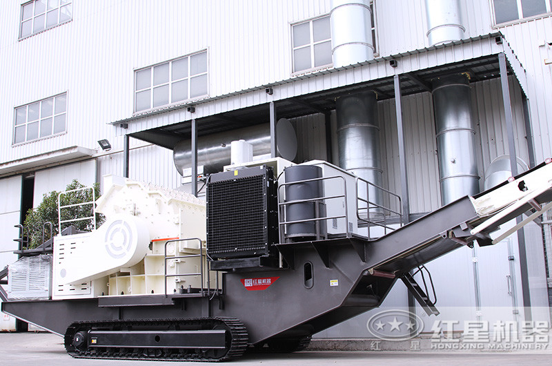 履帶設(shè)計下自行走式破碎機(jī)