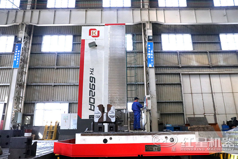 用戶來廠參觀，河南時產(chǎn)300噸建筑移動破碎車廠家實力雄厚，歡迎來購