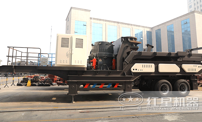 移動石子生產(chǎn)設(shè)備搭載圓錐破碎機(jī)