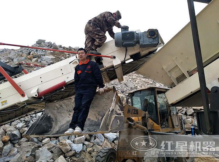 現(xiàn)場對設備進行安裝、調(diào)試