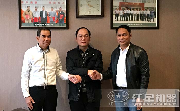 紅星技術(shù)經(jīng)理與客戶達(dá)成合作協(xié)議