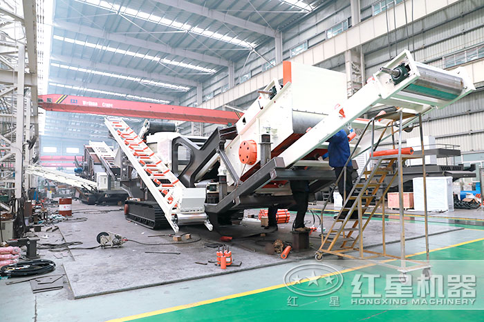 小型移動(dòng)建筑垃圾破碎站車間