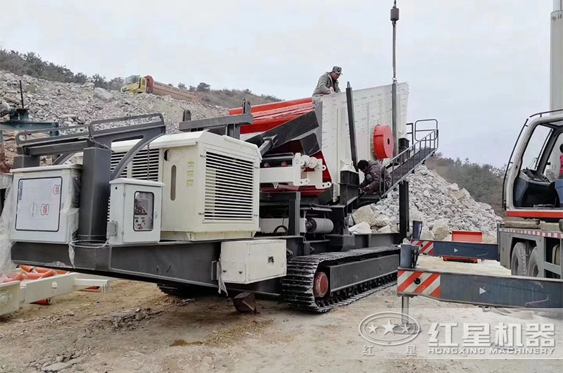 移動(dòng)式建筑垃圾破碎機(jī)現(xiàn)場(chǎng)